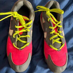 UNDER ARMOUR Cleats Womens 8 Gray Pink Lace Up Molded Athletic Shoes